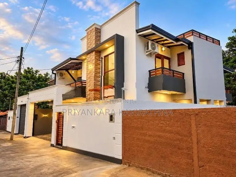 Luxury House For Sale in Piliyandala