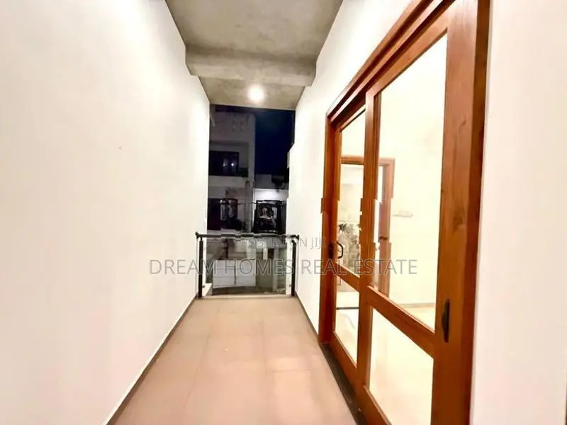 4-Bedroom House for Sale in Boralesgamuwa – Gangarama Road