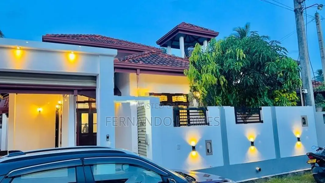 Clear Deeds With Nice House For Sale In Negombo Daluwakotuwa