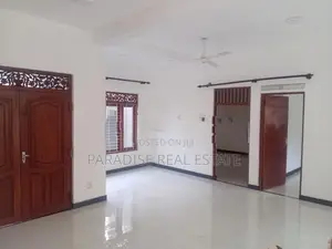 SPACIOUS 1 ST FLOOR HOUSE FOR RENT IN MOUNT LAVINIA