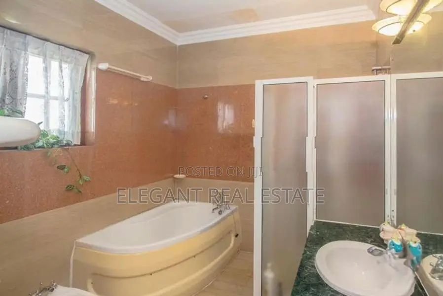 05 Bedroom Furnished 03 Storied House For Rent In Colombo 07 (A5739)