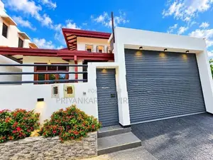 කහතුඩුවෙන් අලංකාර අලුත්ම නිවසක් විකිනීමට