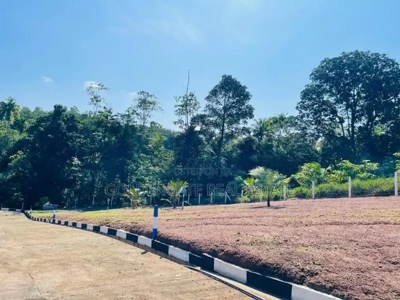Kalagedihena Land Sale Near Kandy Rode