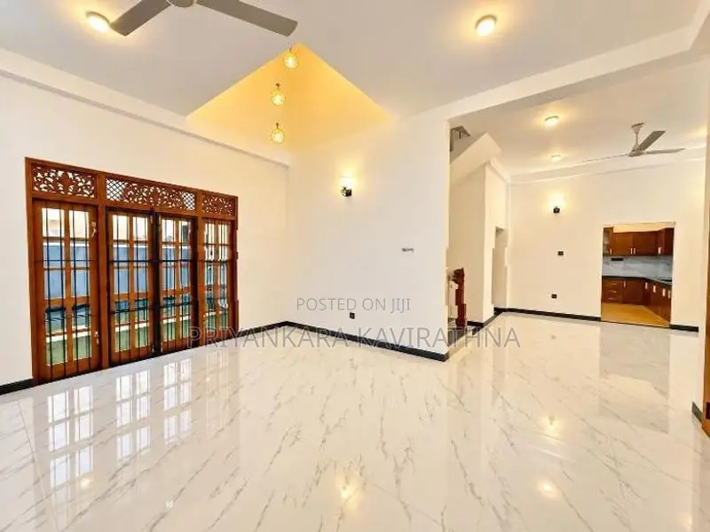 Luxury House For Sale in Piliyandala