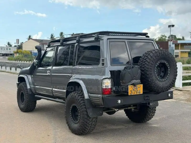 Nissan Patrol Y60 1993