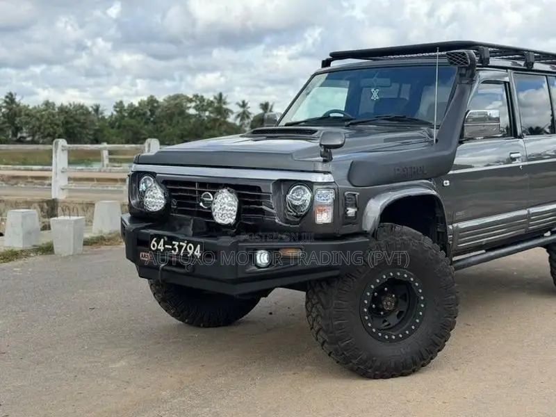 Nissan Patrol Y60 1993