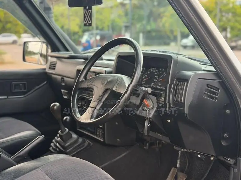 Nissan Patrol Y60 1993