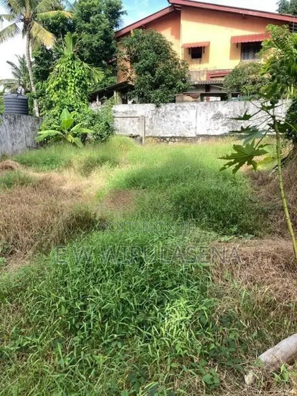 09 PERCHES LAND for SALE in MAHARAGAMA Perakum mawatha