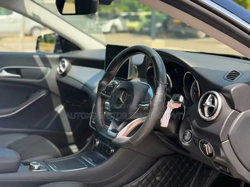 Mercedes Benz CLA 180 2017