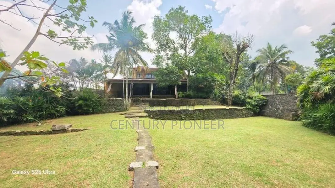 Luxury House For Rent In Pelawatte-Akuregoda (Close to Overseas colleg