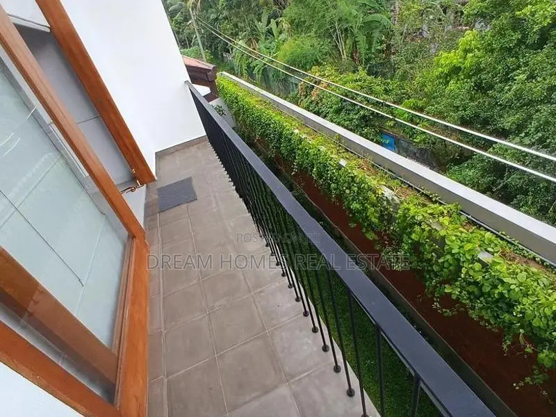 Super Luxury Architecturel New House for Sale Piliyandala