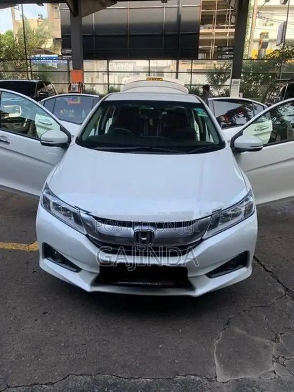 Honda Grace 2015