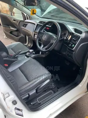 Honda Grace 2015