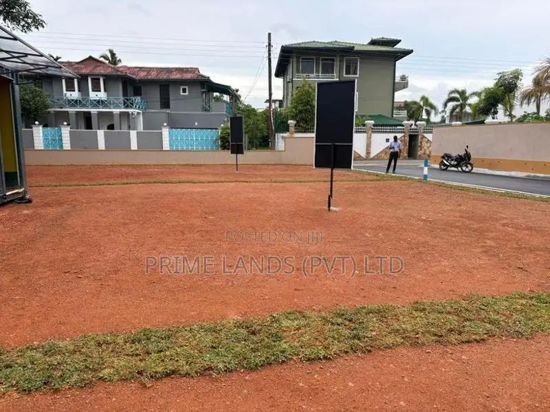 Boralesgamuwa Land for Sale Close to 120 Main Road