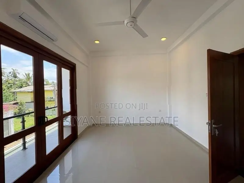 Luxury New House for Sale in Boralesgmauwa