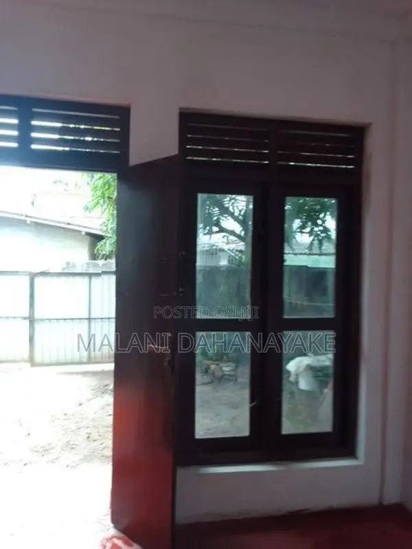 Upstairs House For Sale – Mulleriyawa, Colombo