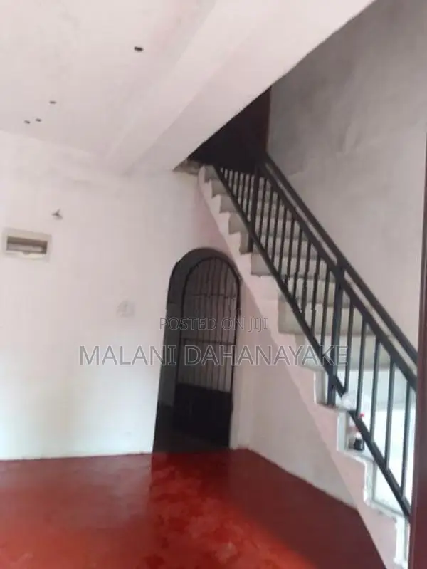 Upstairs House For Sale – Mulleriyawa, Colombo