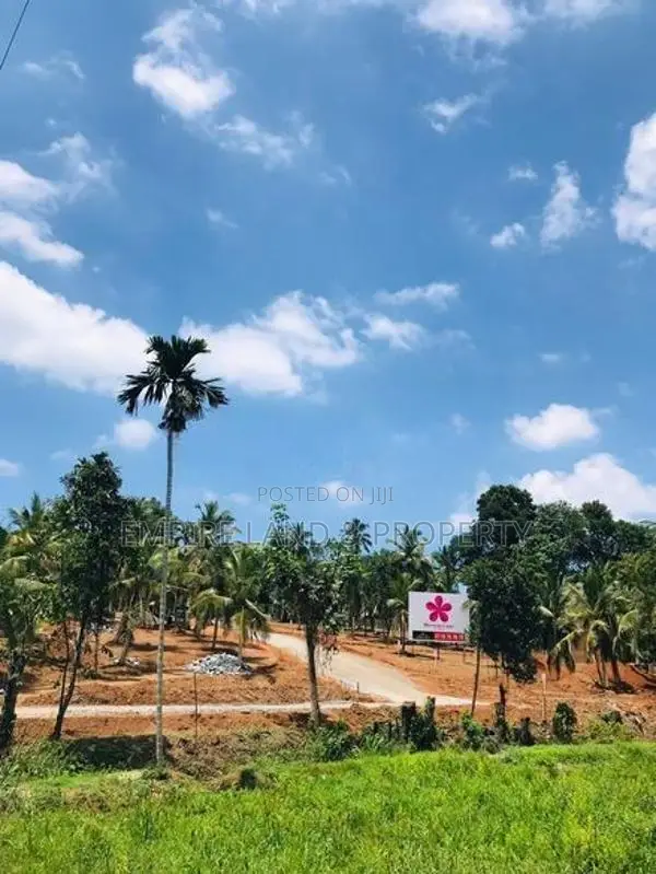 රාගම ගම්පහ 979 බස් පාරට ඇවිදින දුරින් අගනා බිම් කොටස්