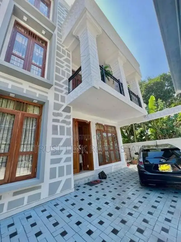 3story House For Sale in Kandana