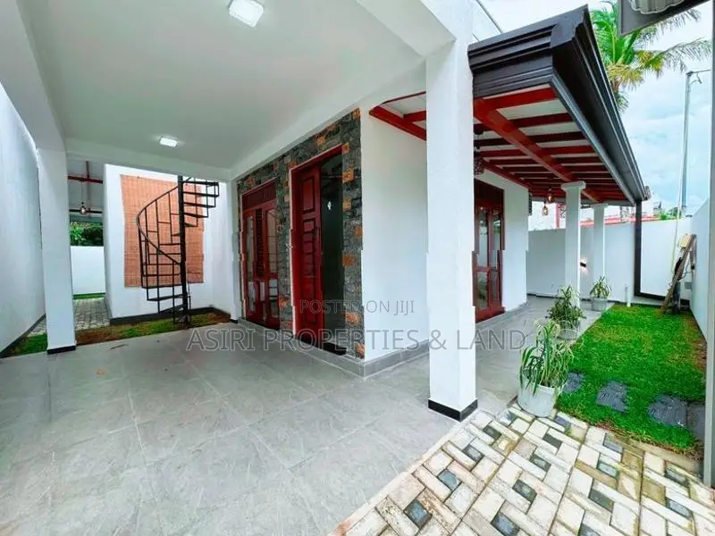 Brand New 3 Bedrooms House for sale in Homagama Kiriwaththuduwa