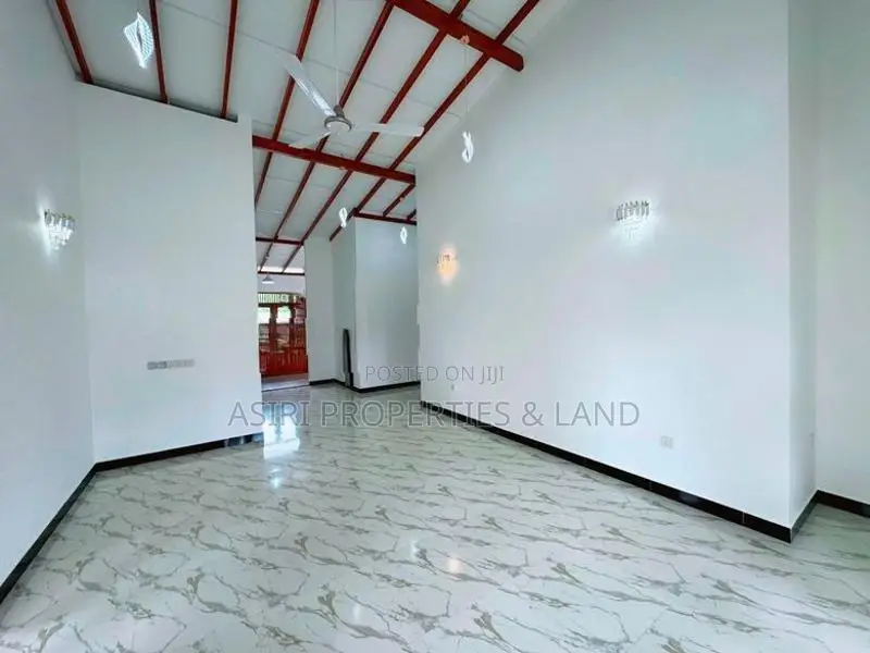 Brand New 3 Bedrooms House for sale in Homagama Kiriwaththuduwa