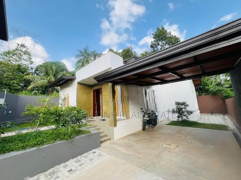 Single Story House For Sale In Kadwatha With Furniture