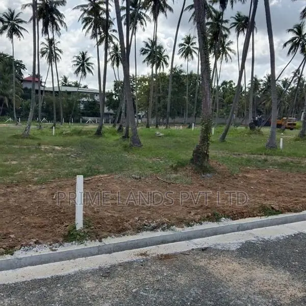 කුරුණෑගල පැල්ලන්දෙනිය හන්දියෙන් ඉඩමක් විකිණීමට