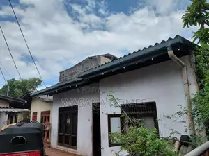 Super Land With 4 Single Story House Value Only In Dehiwala