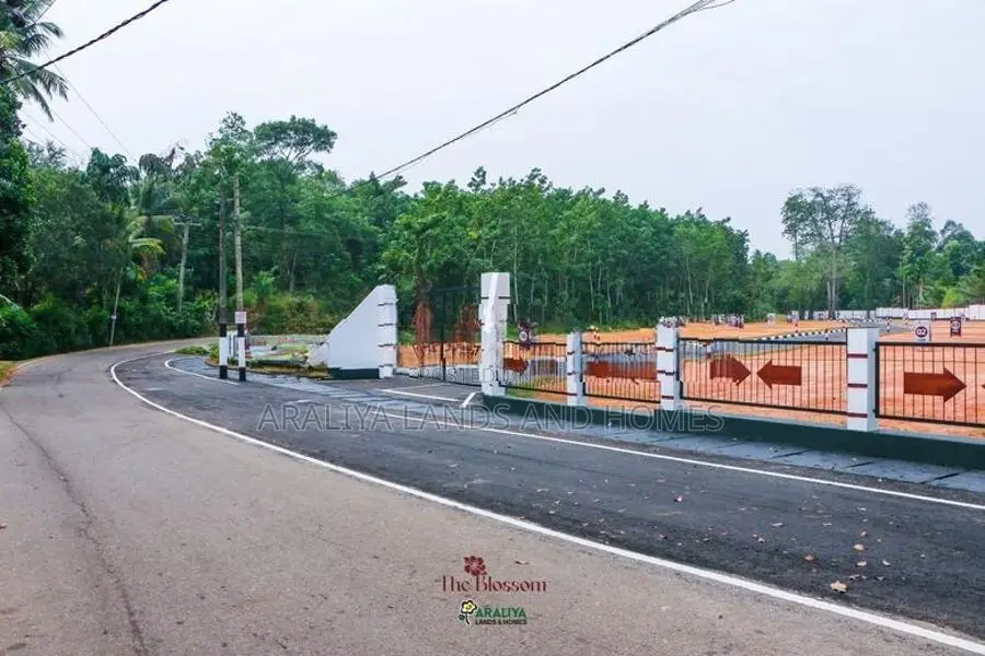 Land for Sale in Gampaha - Oruthota