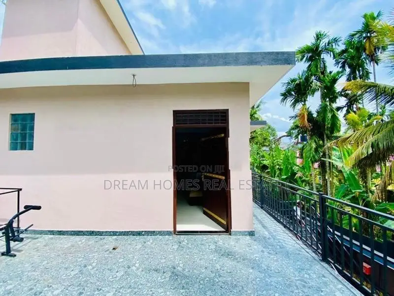 9.5 Perch House For Sale In Malabe