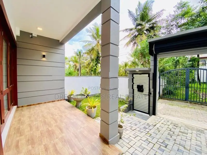 Ultra-Luxury 4-Bedroom Modern Home With Rooftop Garden – Athurugiriya