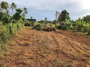 යක්කල - කලගෙඩිහේන Lyceum School Play Ground අසලින් In Kalagedihena