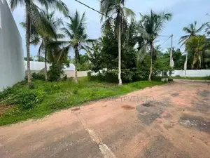 Land for sale in Talawatugoda