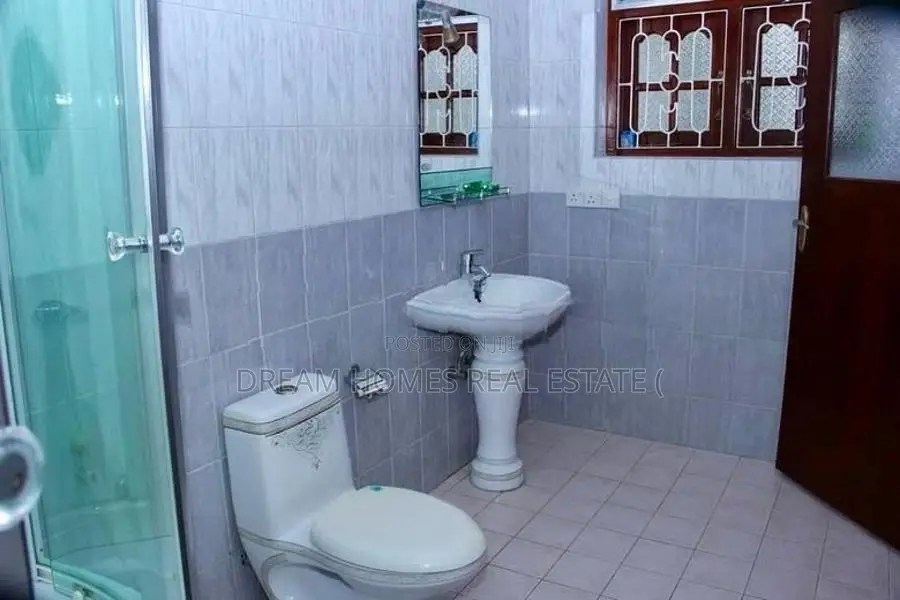 Luxury Fully Furnished Villa For Rent In Daluwakotuwa, Negombo