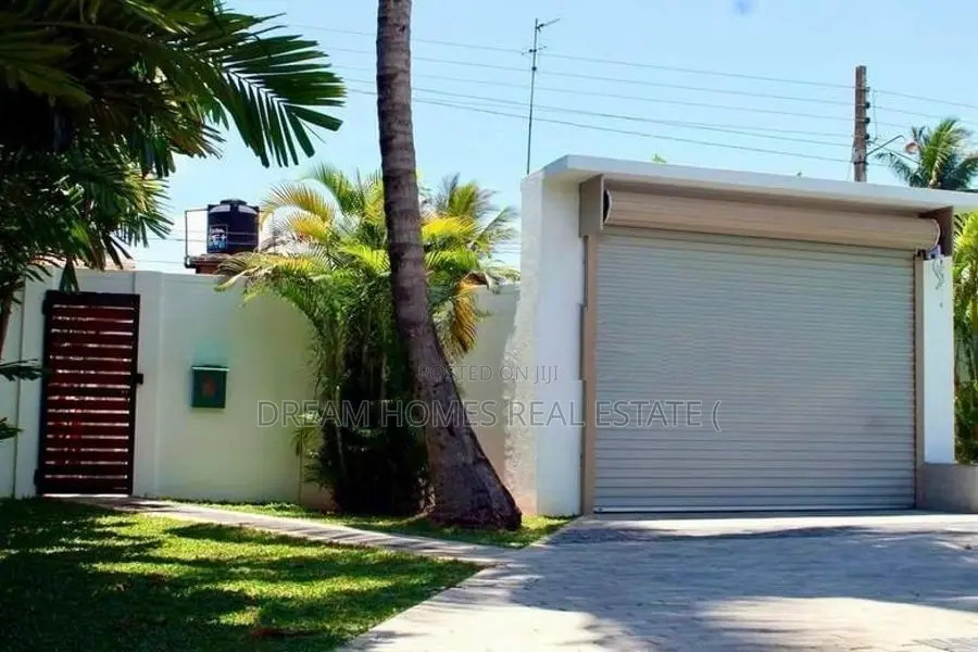 Luxury Fully Furnished Villa For Rent In Daluwakotuwa, Negombo