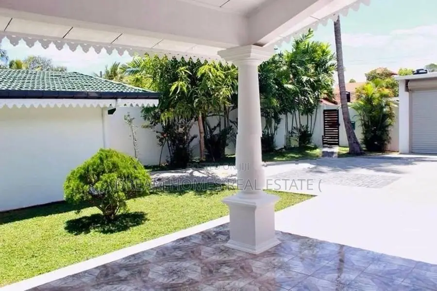 Luxury Fully Furnished Villa For Rent In Daluwakotuwa, Negombo