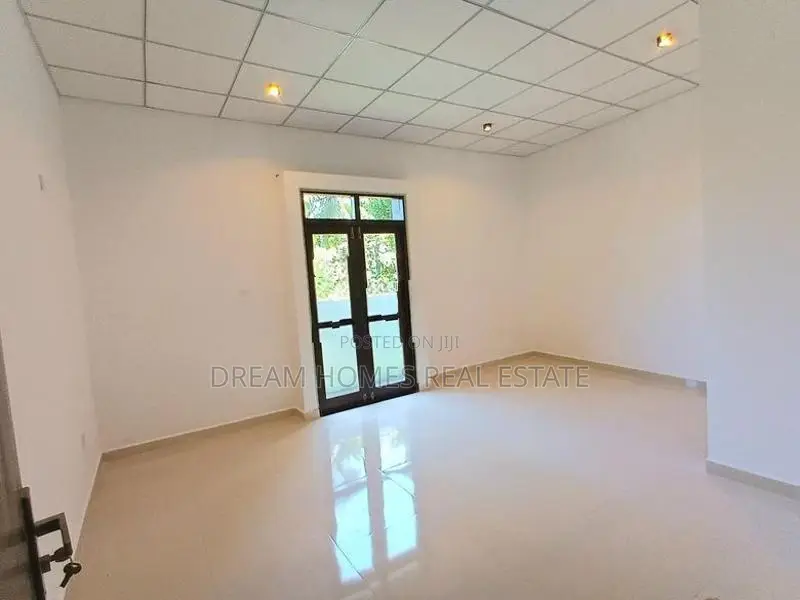 Luxury New 3 Bed House - Diyagama Junction In Homagama