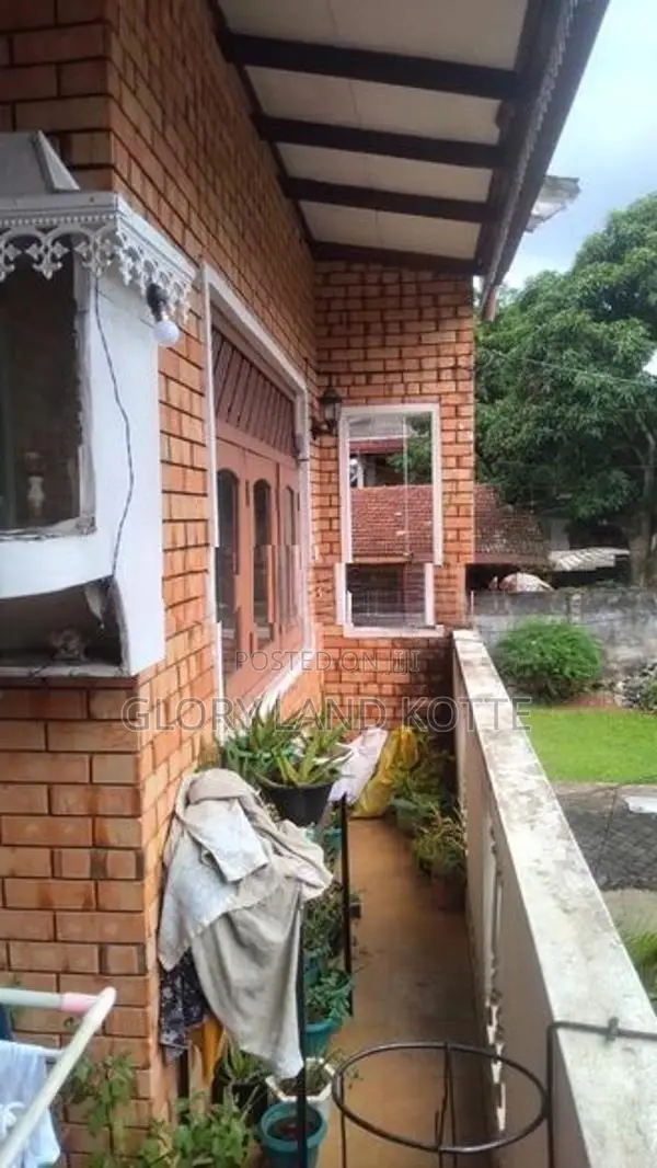 Upstair House for Rent in Delkanda