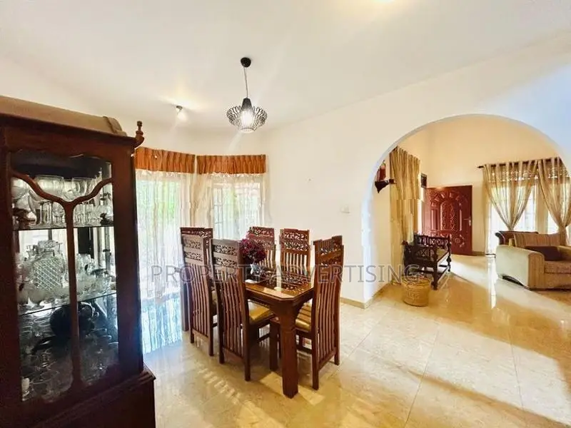 Pamunugama, Ja-Ela Spacious 2-Storey House Selling for Land Value Only