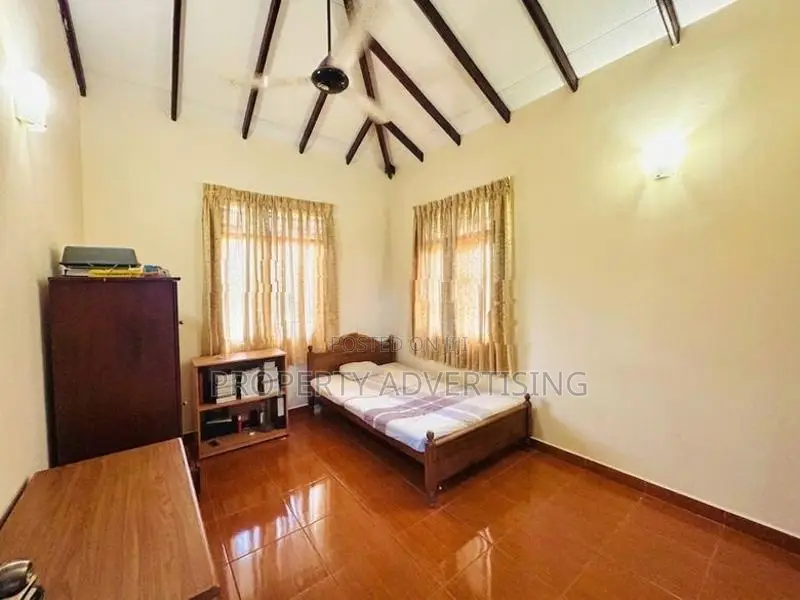 Pamunugama, Ja-Ela Spacious 2-Storey House Selling for Land Value Only