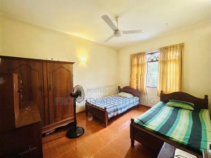 Pamunugama, Ja-Ela Spacious 2-Storey House Selling for Land Value Only