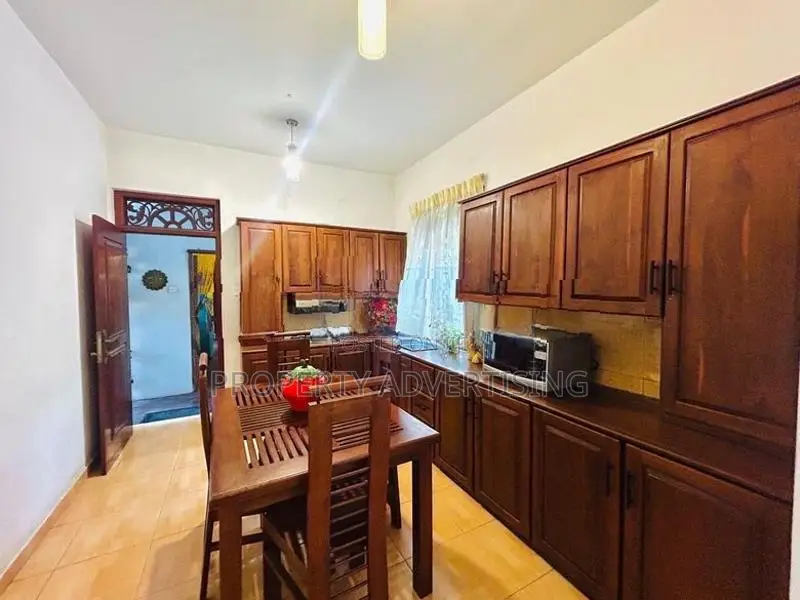 Pamunugama, Ja-Ela Spacious 2-Storey House Selling for Land Value Only