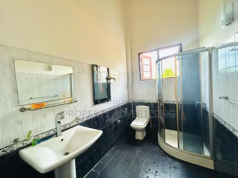 Pamunugama, Ja-Ela Spacious 2-Storey House Selling for Land Value Only