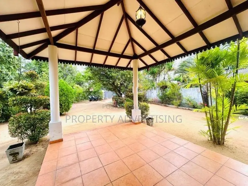 Pamunugama, Ja-Ela Spacious 2-Storey House Selling for Land Value Only