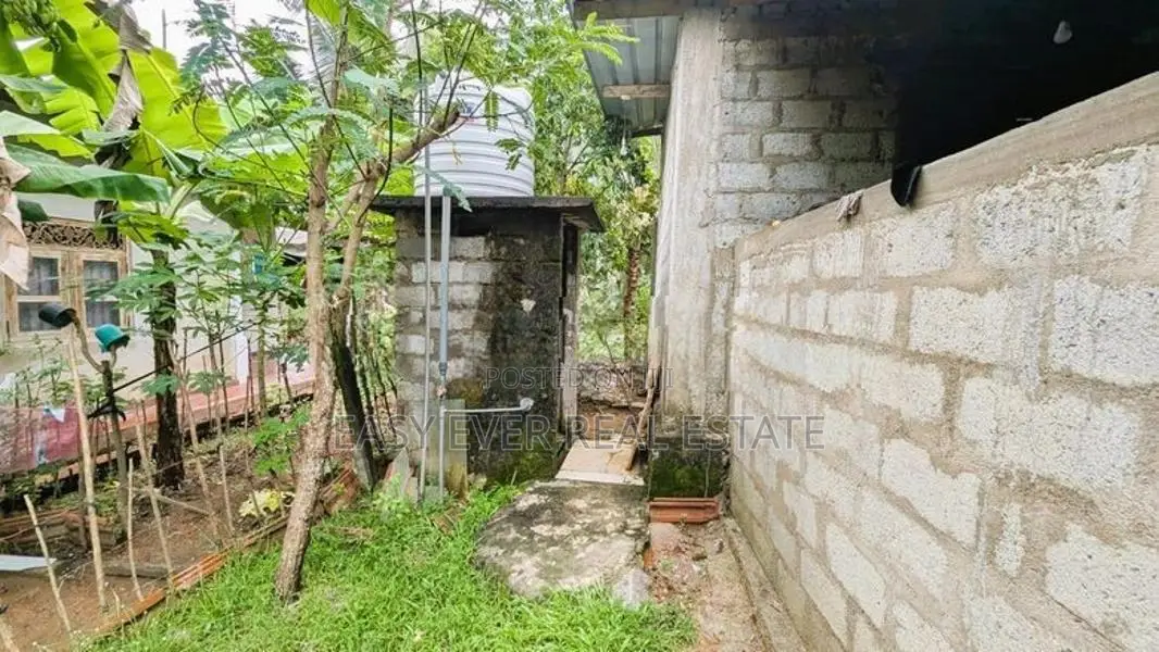 නිට්ටඹුව –කුරවලාන අඩක් නිමකළ නිවස සමග ඉඩමේ වටිනාකමට