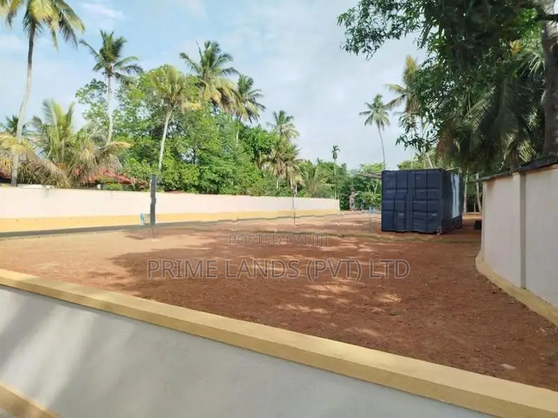 බොකුන්දර පාසැල් මාවතෙන් බිම් කොටස් විකිණීමට