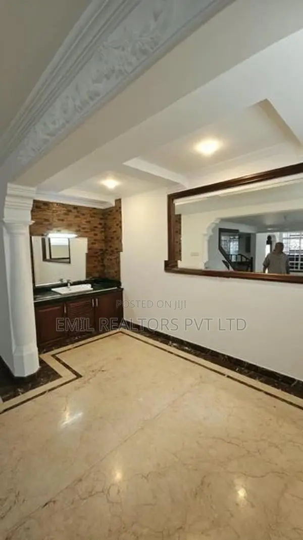 2-Storey Standalone Commercial Building for Rent at Colombo 03 (EM075M