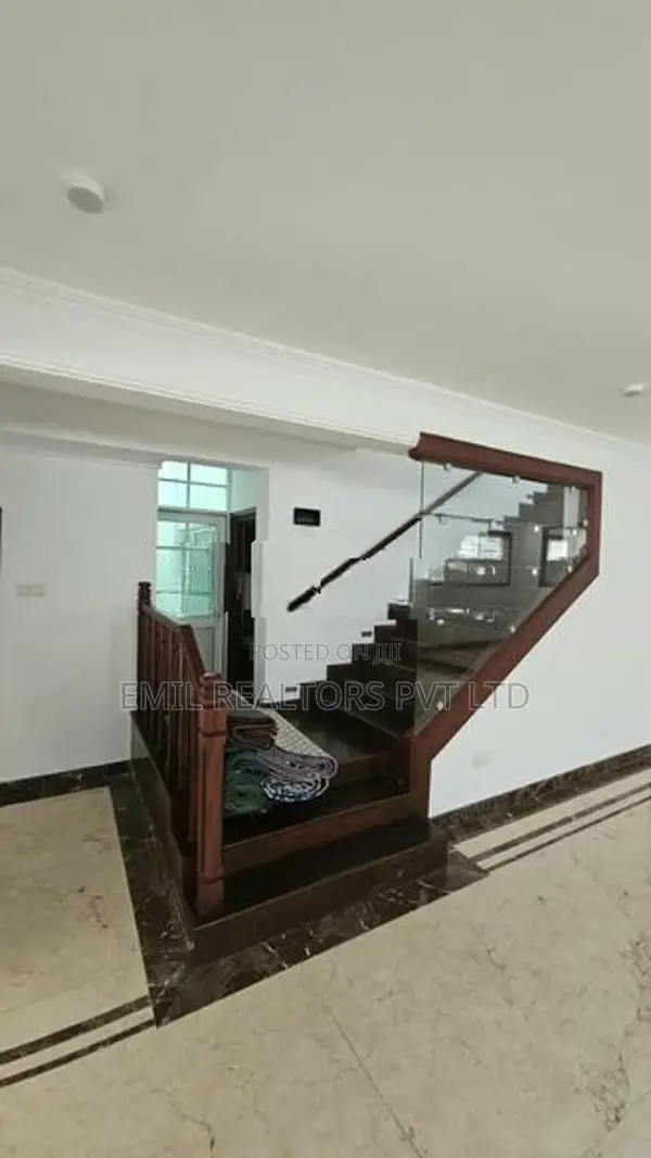 2-Storey Standalone Commercial Building for Rent at Colombo 03 (EM075M