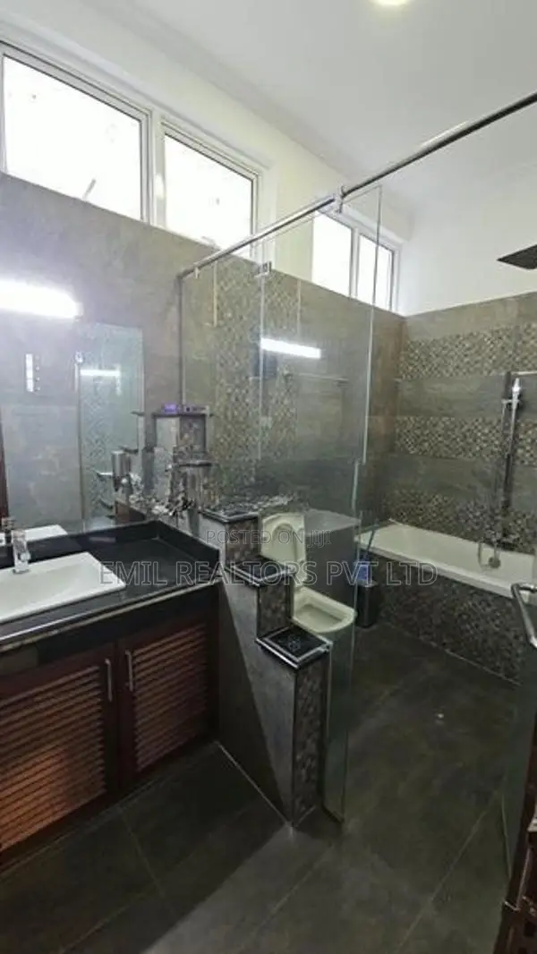 2-Storey Standalone Commercial Building for Rent at Colombo 03 (EM075M