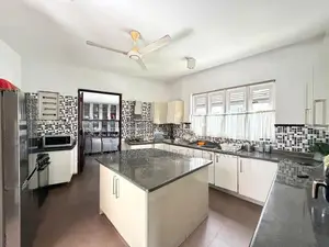 House with Rooftop Lake View – Kotte